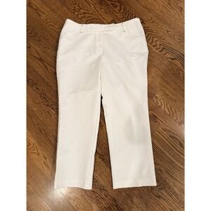 Anne Klein white capri pants, rear pockets, 2 hook & eye. Size 14.
